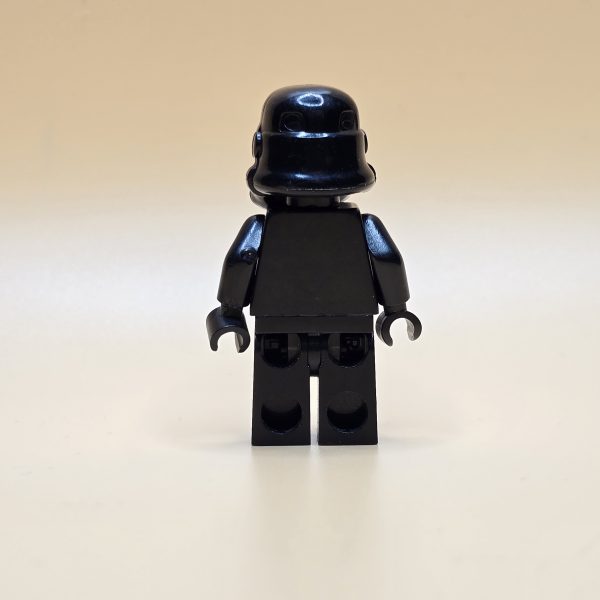 LEGO Minifigur sw0035b – Imperialer Pilot mit schwarzem Helm und Druckdetails aus den Star Wars Episoden IV–VI.