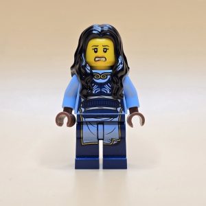 LEGO Ninjago Minifigur Maya (njo288) – Gebraucht. Detailreich gestaltete Elementarmeisterin des Wassers mit charakteristischem Outfit. Perfekt für Sammler und LEGO-Fans.