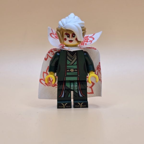 LEGO Ninjago Minifigur Harumi (njo383) – Gebraucht. Detailreich gestaltete Prinzessin mit weißem Cape. Perfekt für Sammler und LEGO-Fans.