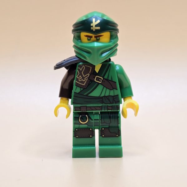 LEGO Ninjago Minifigur Lloyd (njo544) – Gebraucht. Detailreich gestalteter Grüner Ninja mit goldenen Akzenten. Perfekt für Sammler und LEGO-Fans.