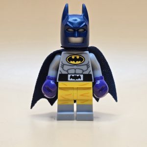 LEGO Batman Minifigur Raging Batsuit (sh0311) – Gebraucht. Wütendes Design mit Umhang aus The LEGO Batman Movie. Perfekt für Sammler und LEGO-Fans.