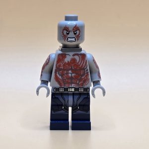 LEGO Drax Minifigur sh0387 – Gebraucht. Detaillierte Bedruckung mit roten Tattoos und Jetpack. Perfekt für Sammler und LEGO-Fans.