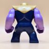 LEGO® Super Heroes Minifigur Thanos sh0504 – Gebraucht. Dunkelblaues Outfit mit lavendelfarbenen Armen und perlgoldenem Helm. Perfekt für Sammler und LEGO®-Fans.