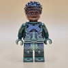 LEGO Minifigur Nakia sh0844 – Gebraucht. Dunkelgrüner Anzug mit exklusivem Haarteil. Aus dem Marvel-Set 76214. Perfekt für Superhelden-Fans!