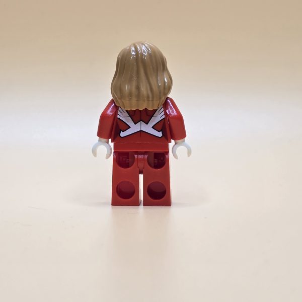 LEGO Spider-Girl SH0273 – Gebrauchte Marvel Minifigur in rotem Anzug mit Spinnensymbol. Ideal für Superhelden- & LEGO-Sammler.