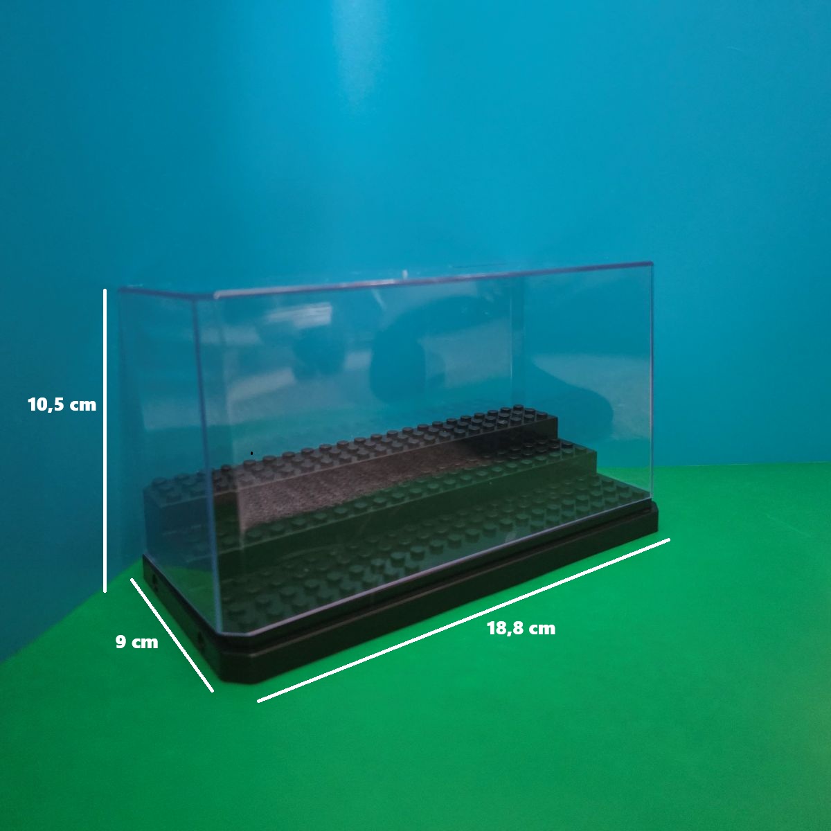 Acryl-Vitrine mit 3 Etagen – Staubschutz & Präsentationsständer für Puppen, Bausteine & Figuren