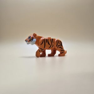 LEGO Tiger Großkatze Reddish Orange (bb0787c05pb01) mit weißem Maul und schwarzen Streifen, große LEGO-Figur perfekt für Wildlife-Sets.