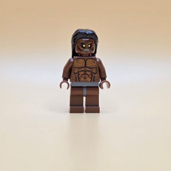 LEGO Lurtz Minifigur lor025 – Uruk-hai Kommandant aus Herr der Ringe. Sehr guter Zustand, keine Risse, mit kleiner Stresslinie. Für Sammler geeignet.