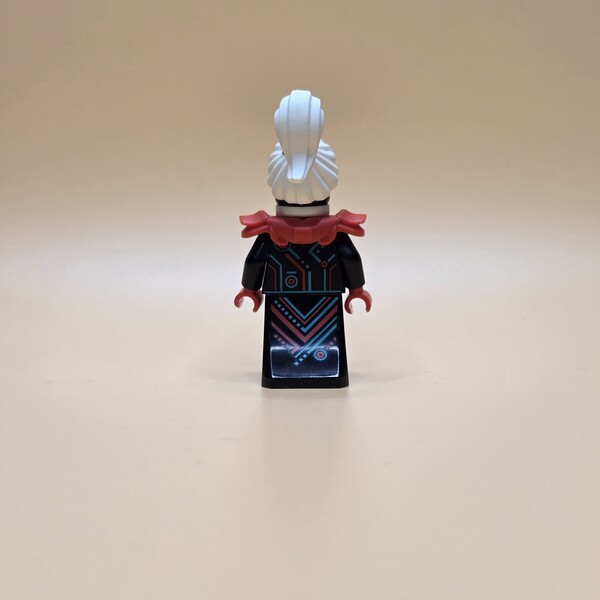 LEGO Ninjago Minifigur Unagami Njo572 – Gebraucht. Digitaler Schurke mit rot-schwarzem Outfit aus der Prime Empire-Serie. Ideal für Sammler.