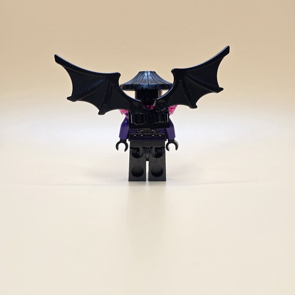 LEGO Ninjago Minifigur General Vangelis Njo761 – Gebraucht. Dunkler Kristall-General mit bedrucktem Fledermauskopf aus der Crystalized-Serie.