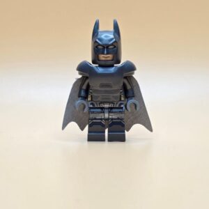 LEGO Minifigur Batman Armored sh0217 – Gebraucht. Mit Rüstung und Helm. Superheld aus Batman v Superman: Dawn of Justice.