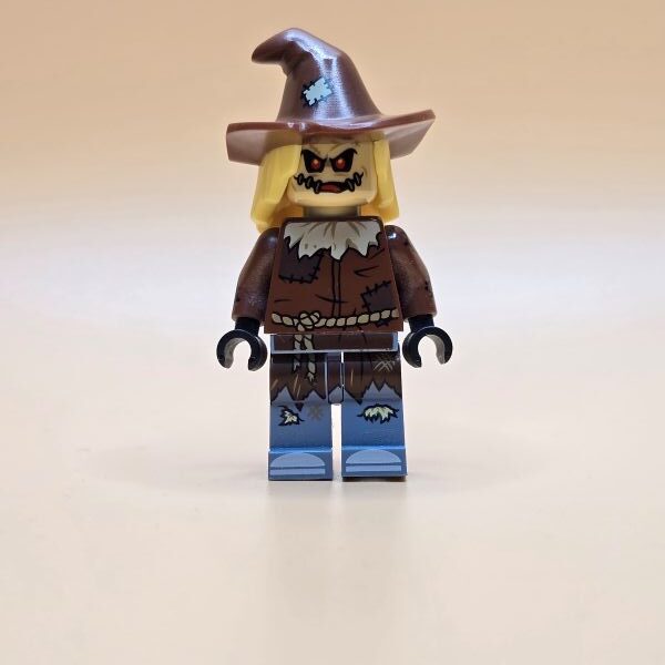 LEGO Batman Movie Minifigur Scarecrow sh0391 – Gebraucht. Mit rotbraunem Schlapphut & typischem Schurken-Design. Ideal für Sammler!