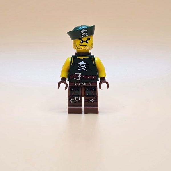 LEGO Ninjago Minifigur njo230 – Sky Pirate Fußsoldat mit Rückenhalterung und Turban. Gebraucht. Für Skybound-Sammler.