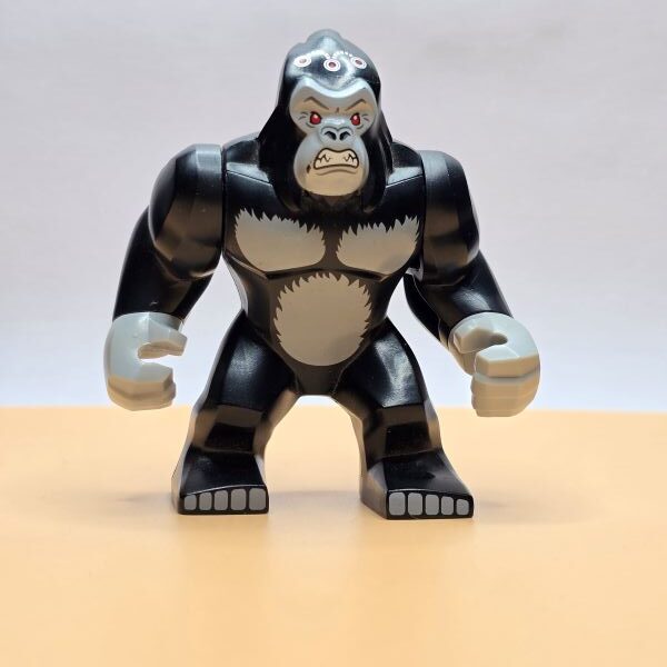 LEGO Super Heroes Minifigur Gorilla Grodd sh0147 – Gebraucht. Große Big-Fig mit silberner Rüstung aus der Justice League-Serie. Für DC-Comic-Fans und Sammler.