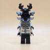 LEGO Ninjago Minifigur Njo235 – Giant Stone Army Warrior. Gebraucht. Rotes Gesicht, lange Beine, Samurai-Look. Seltene, größere Variante.