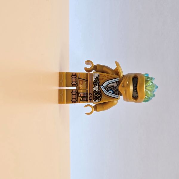 LEGO Ninjago Minifigur Zane njo0710 – Gebraucht. Goldener Ninja zum 10-jährigen Jubiläum mit Rückenplatte. Für Fans und Sammler der Legacy-Serie.