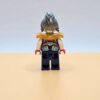 LEGO Ninjago Minifigur Pixal njo0742 – Gebraucht. Futuristische Cyber-Ninja mit lila Outfit & silbernem Arm. Aus der Core-Serie – perfekt für Fans & Sammler.