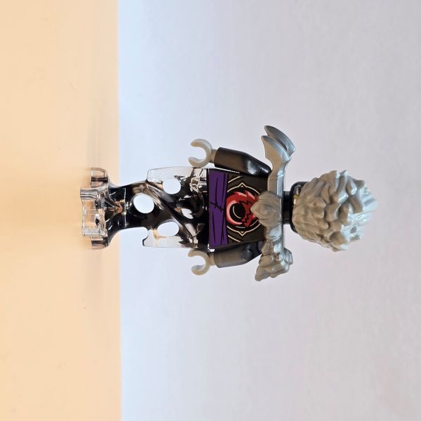 LEGO Ninjago Minifigur Cinder njo0901 – gebraucht mit Geisterbeinen und Rüstung. Bedrohlicher Look für Sammler und Ninjago-Fans.