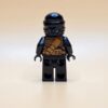 LEGO Ninjago Cole (Jungle Robe) njo0124 – schwarzer Torso mit Rüstung & Schwertscheide, Stirnband mit „Earth“ Logo, weißer Sash.